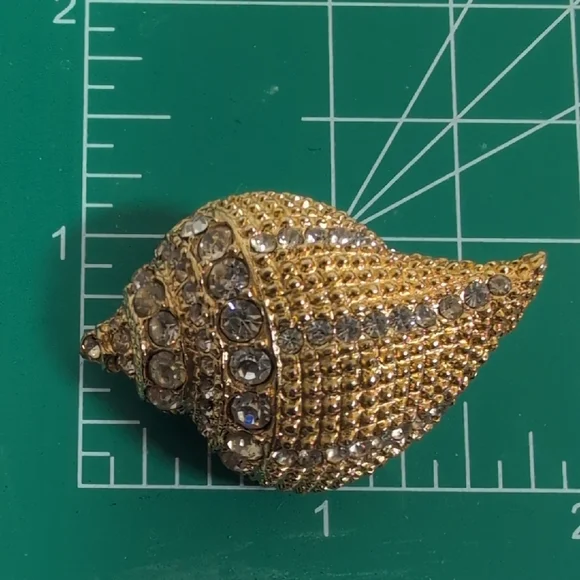 Nina Ricci Gold Vintage Conch Brooch - Picture 7 of 8